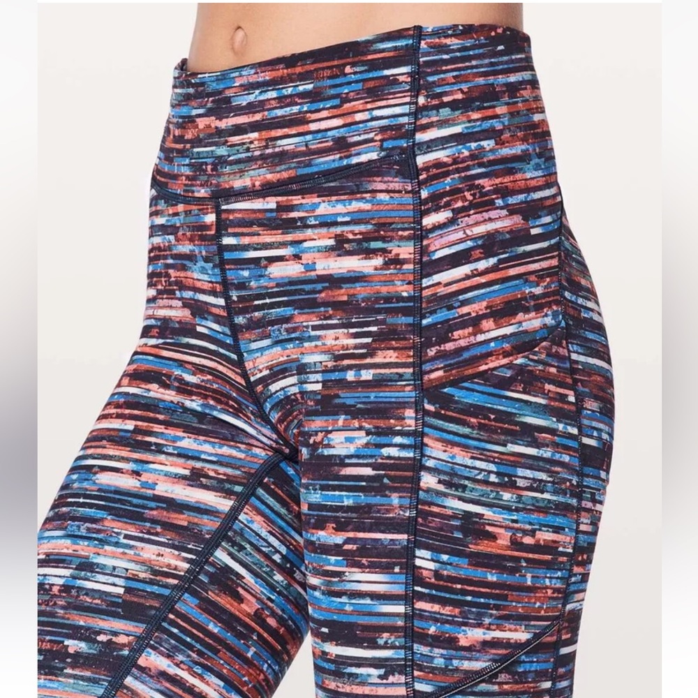 Lululemon Speed Up Crop 21" in Hinshu‎ Alpine White Multi Leggings Pants Size 4